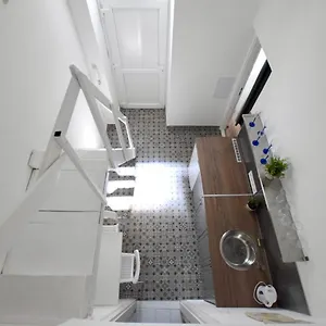 budget-apartment-by-hi5-kertesz-street.inbudapesthotels.com/