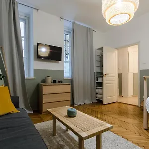 cozy-studio-on-andrassy-avenue.inbudapesthotels.com/